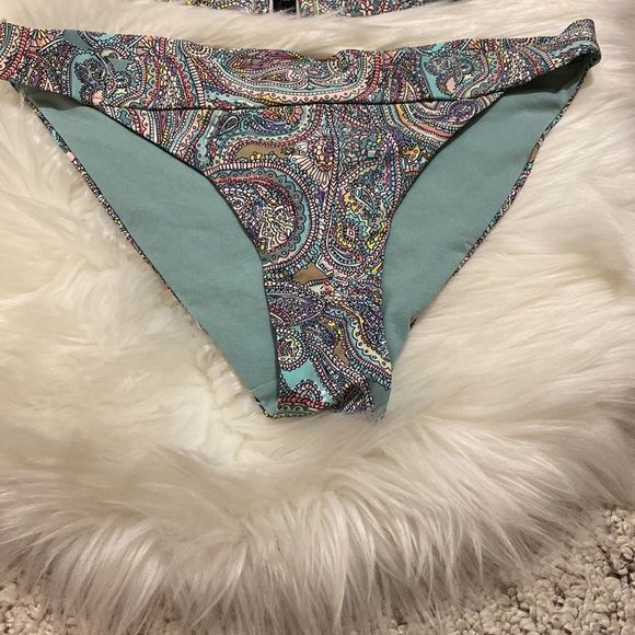 NWT H&M Tow Pieces Bathing Suit - Picture 2 of 8